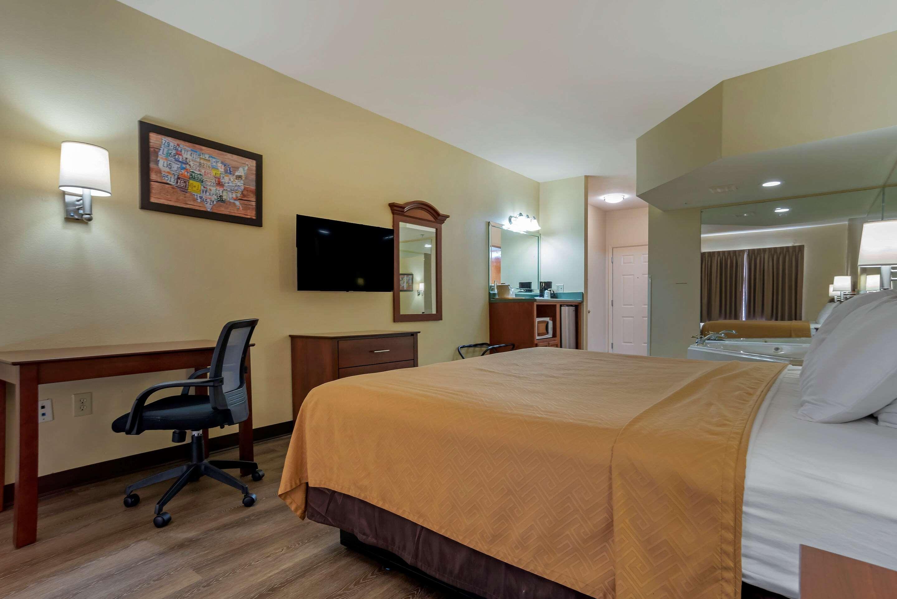 Hotel Econo &