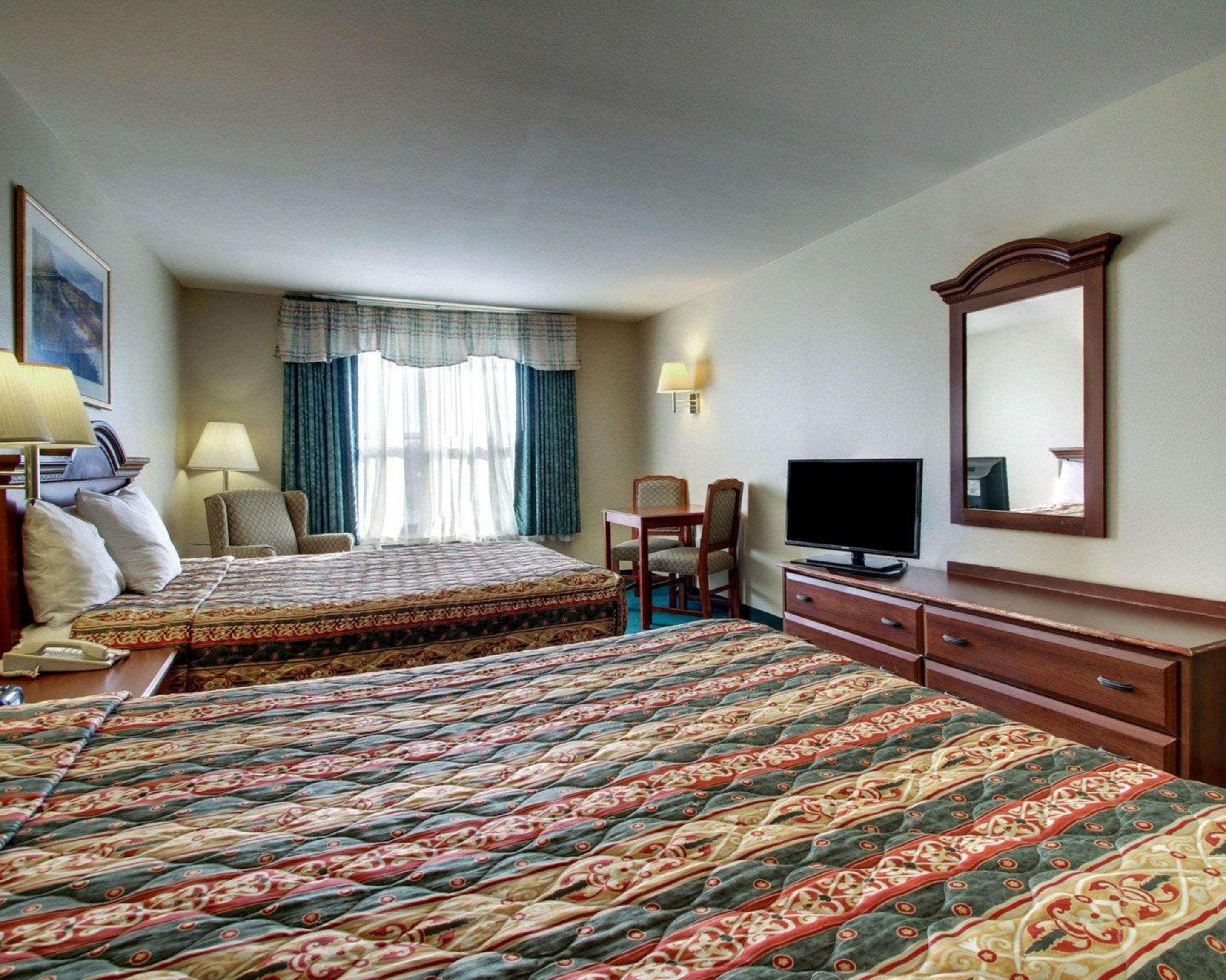 Hotel Econo &