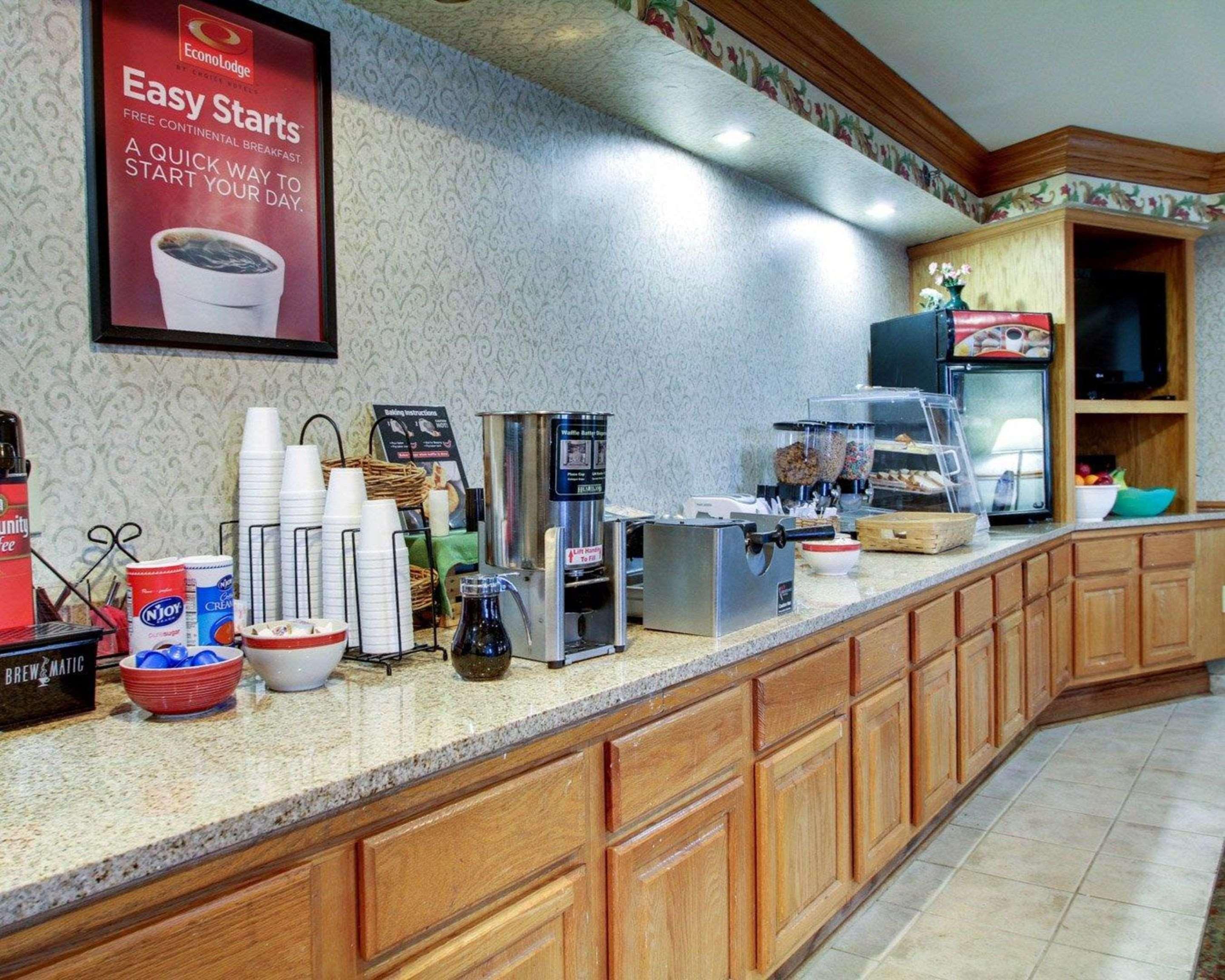 Hotel Econo & Flowood