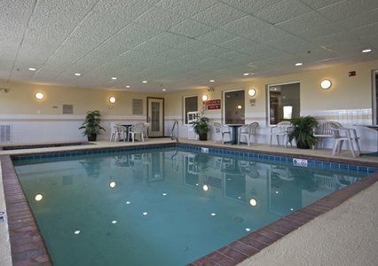 Hotel Econo & Flowood